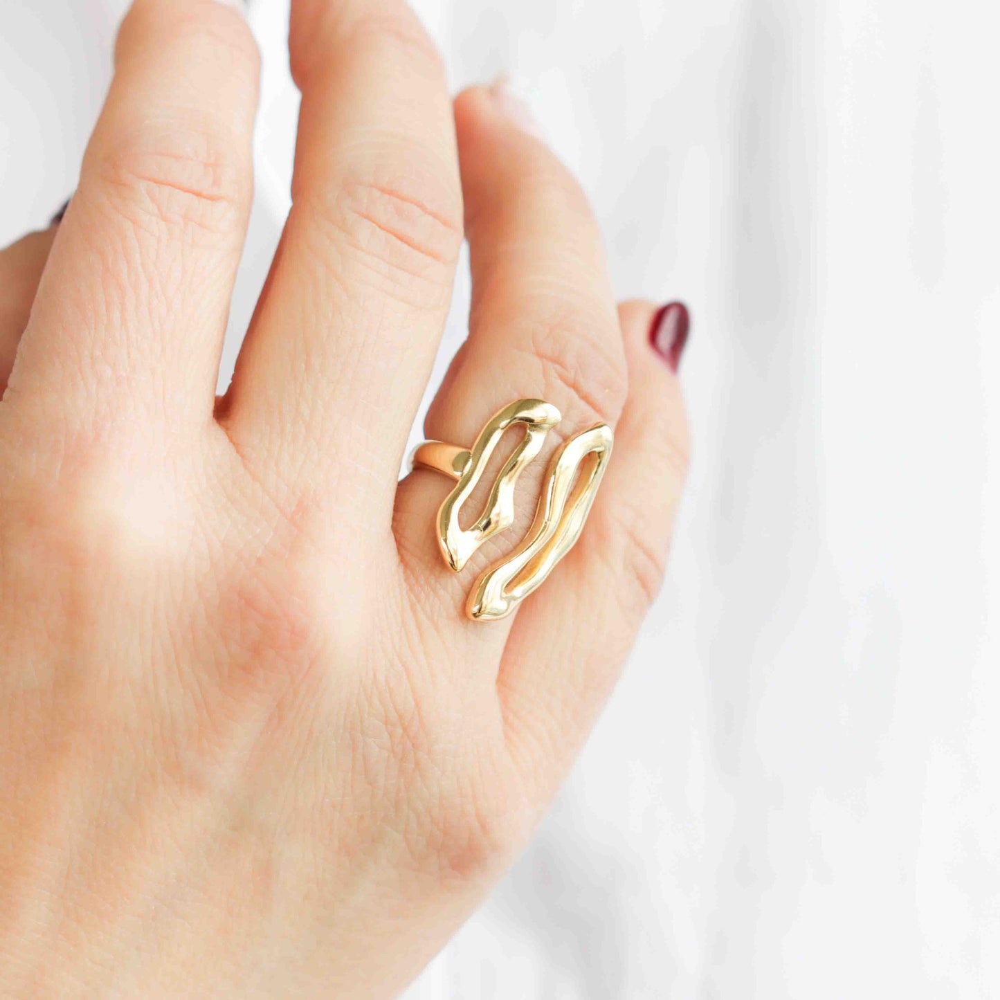 Anillo Enchapado en Oro Diseño Irregular Semi Abierto